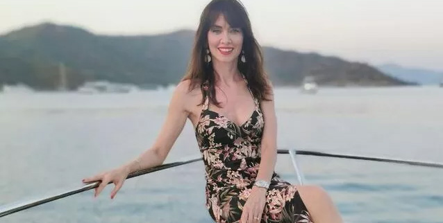 Nefise Karatay... HAKARET DAVASINDA ŞOK KARAR!..