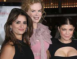 Nicole,Penelope,Fergie...ÜÇ YILDIZ KIRMIZI HALIDA!...