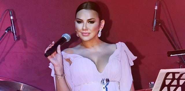 Deniz Seki... BODRUM’DA SEVENLERİYLE BULUŞTU!