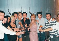 Demet Akalın-Önder Bekensir... EVLİLİĞE İLK ADIMI ATTILAR!