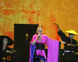 Hadise... JAPONLARIN ELÇİSİ OLDU!