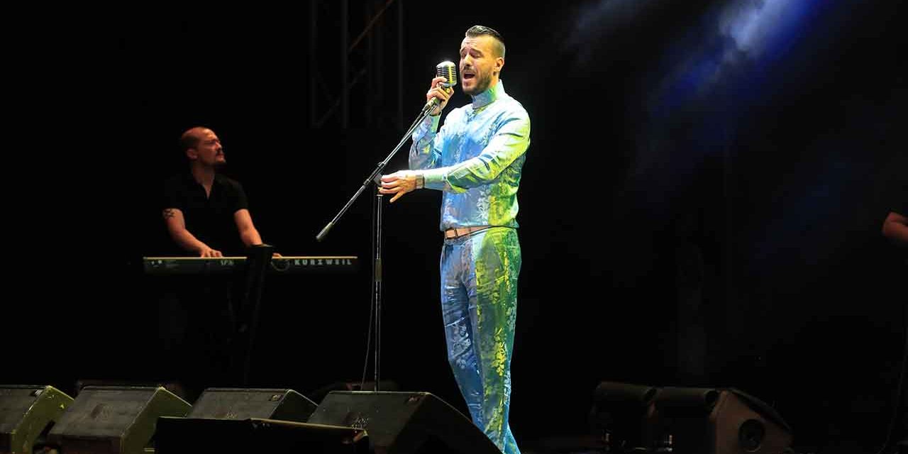 Cem Adrian... KURUÇEŞME'DE MÜZİK ŞÖLENİ!