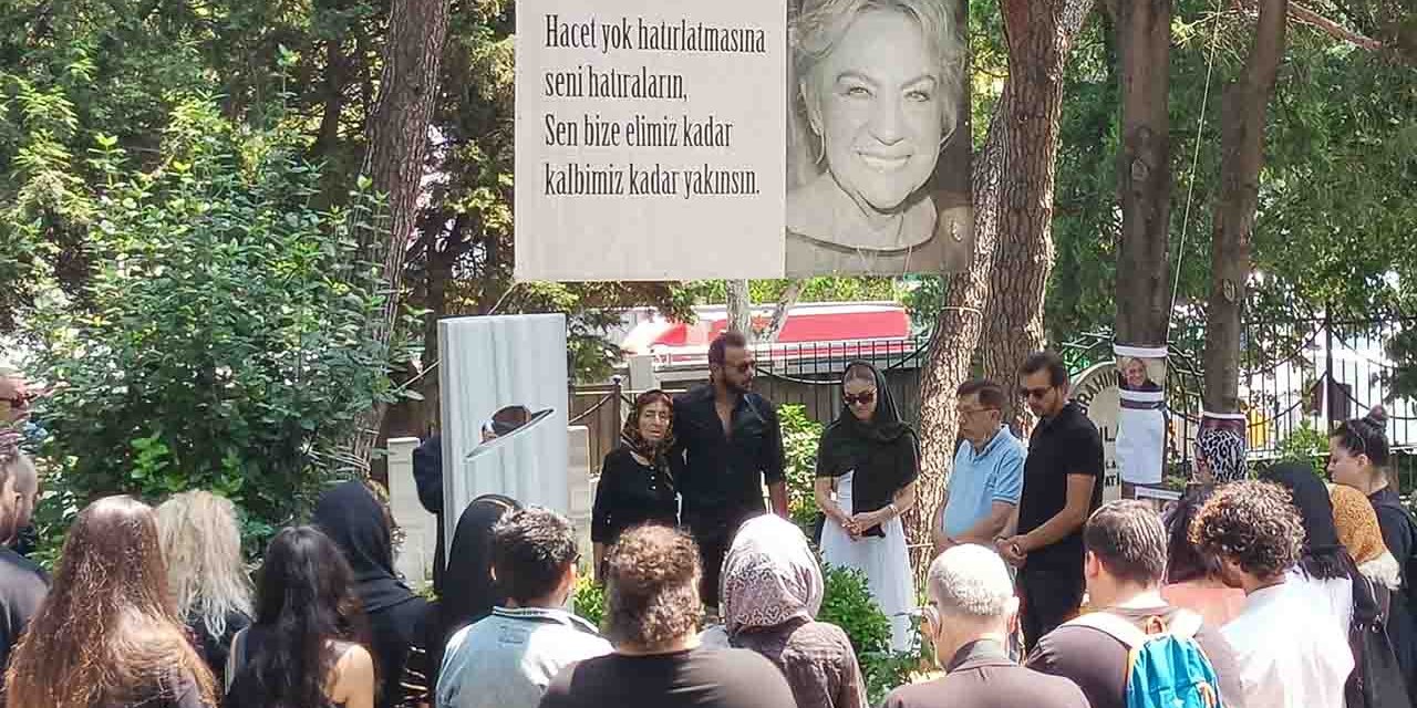 Çolpan İlhan.... VEFATININ 8. YILINDA MEZARI BAŞINDA ANILDI!