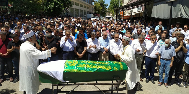 Latif Doğan ANNEYE SON GÖREV, AYAKTA DURMAKTA ZORLANDI!