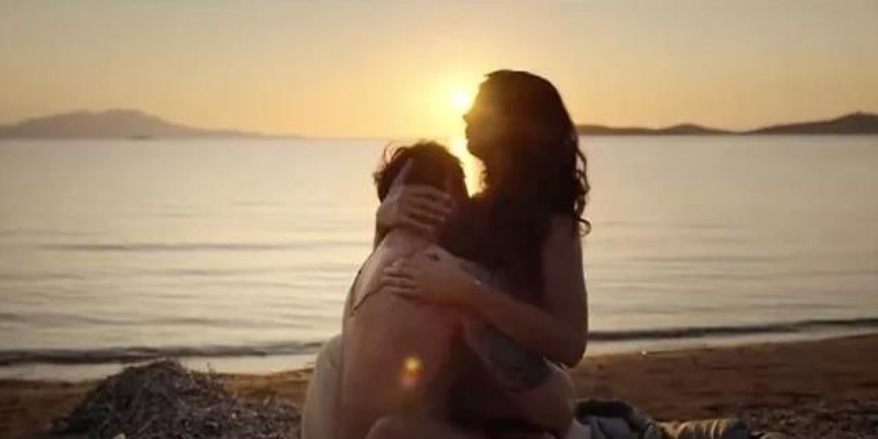 Tuba Büyüküstün - Murat Boz... ÖPÜŞMELERİ OLAY OLDU!