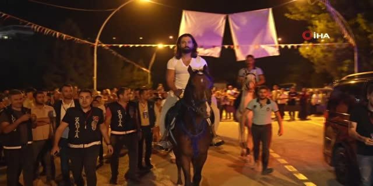 Koray Avcı... KONSERE ATLA GELDİ!