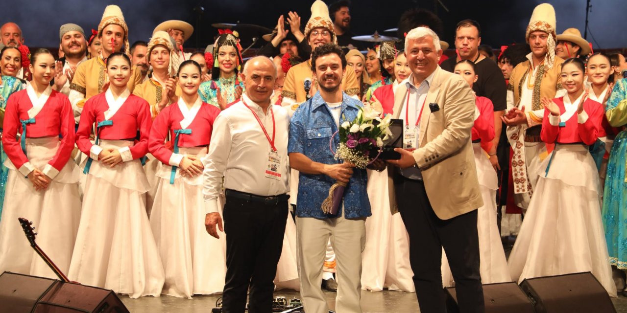 Barış ve Sevgi Festivali... İLHAN İREM'İ UNUTMADILAR!