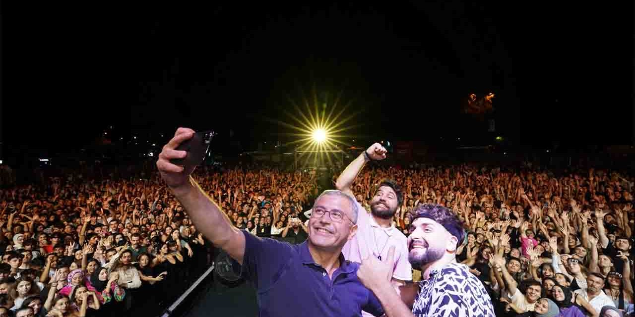 Üsküdar Fest 2022... HAREM’DE 100 BİN KİŞİLİK KONSER ÇOŞKUSU!
