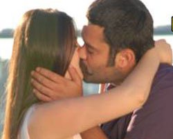 Cem Kılıç... "BAŞAK BIYIKLARIMA RAĞMEN BENİ ÖPTÜ!"