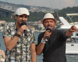 TRT Müzik... "İSTANBUL SOKAKLARI"NDA KAREOKE YARIŞMASI!