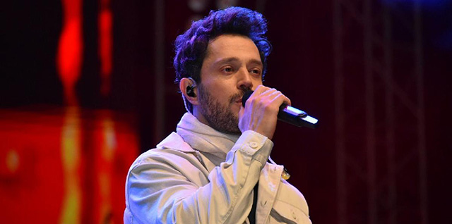 Murat Boz... SAHNEDEN GÜLŞEN’E SELAM GÖNDERDİ!