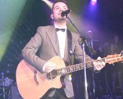 Kenan Doğulu... KISA PAÇA GERİ DÖDÜ!