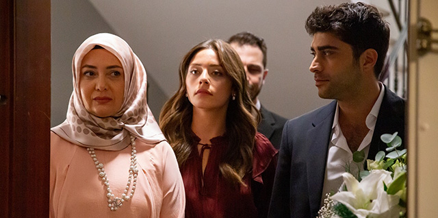 Kızılcık Şerbeti... KIVILCIM'IN İKİ KIZIYLA HAYAT MÜCADELESİ!