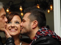 Kenan Doğulu? AYŞE ÖZYILMAZEL'LE ELELE !.. KAFALAR KARIŞTI !..