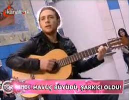Furkan?HAVUÇ BÜYÜDÜ ŞARKICI OLDU!....