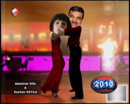 HERKES YILBAŞI'NDA DANSÖZ OYNATIR, KANAL T LİDERLERİ OYNATTI?