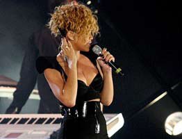 flaş.../Rihanna...İNADINA ABU-DABİ'DE ÇOK SEKSİ SHOW!...