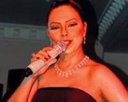 Ebru Gündeş... SÖYLENTİLERE CEVAP VERDİ!