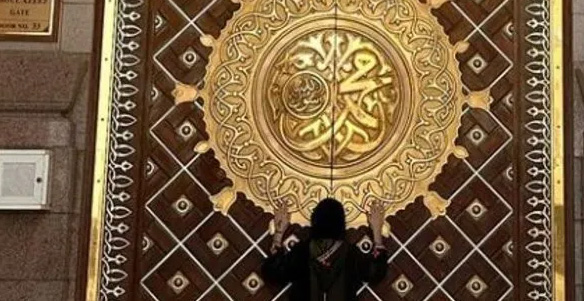 Gülben Ergen... ANNESİNİ UMREYE GÖTÜRDÜ!