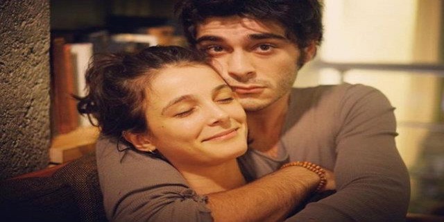 Büşra Develi... BURAK DENİZ İLE 'BARIŞMA' İDDİASINI YALANLADI!