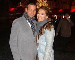 Demet Akalın-Önder Bekensir... DAVETİYE DAĞITMAYA BAŞLADILAR!