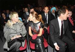 Protokol krizi... HADİSE, BAKAN ERTUĞRUL GÜNAY'IN YANINDAN KALDIRILDI...