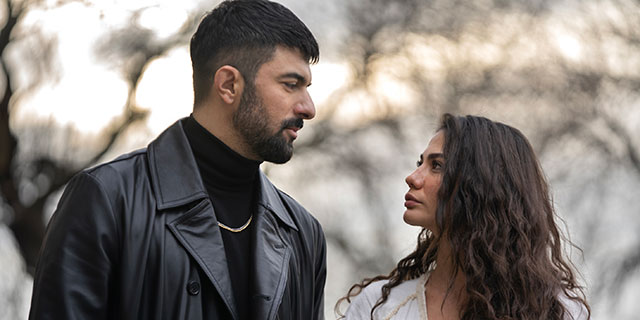 Adım Farah... İŞTE SETTEN İLK KARELER!