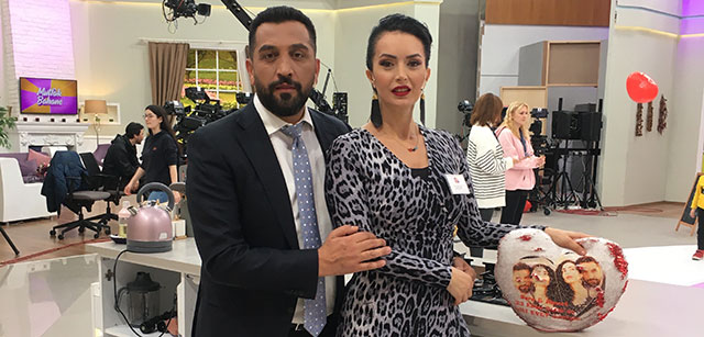 Dora - Ahmet Altınbaşak... EKRANLARIN YENİ ÇİFTİ!