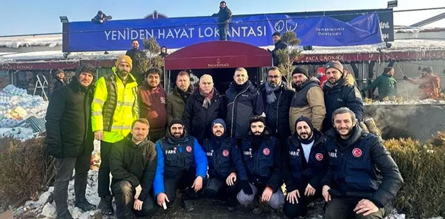 Şef Ömür Akkor... DEPREM BÖLGESİNDE GÖNÜLLÜ HİZMET!