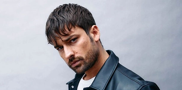 Alp Navruz... GÖNLÜNÜ ROL ARKADAŞINA MI KAPTIRDI?