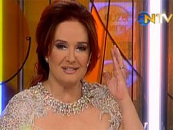 Müjde Ar... MÜSTEHCEN KONUŞMALARA RTÜK AYARI!