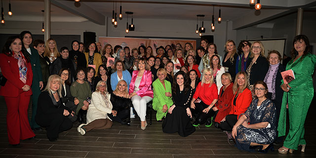 Yüz Akımız 100 Kadın... YÜZ AKI KADINLARIMIZ HİKAYELERİYLE GENÇLERE IŞIK OLACAK!