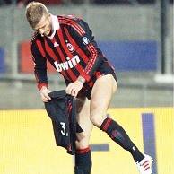 David Beckham... SAHADA STRİPTİZ!