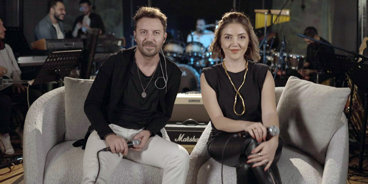 Tolga Güleç-Ayşegül Coşkun... AKTÖR VE AKTRİSTİN  ŞARKICILIK DENEMESİ!..