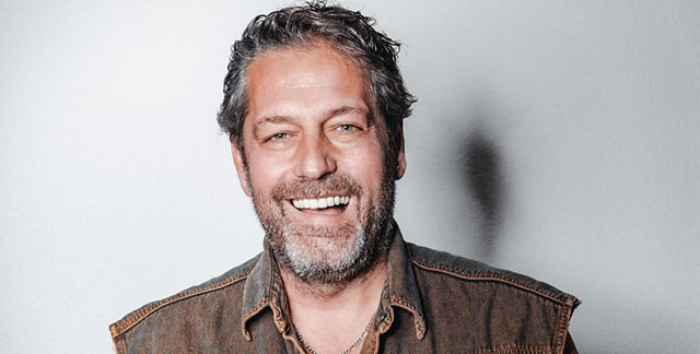 Bora Gencer... YAZ ŞARKISI “KIZLAR”