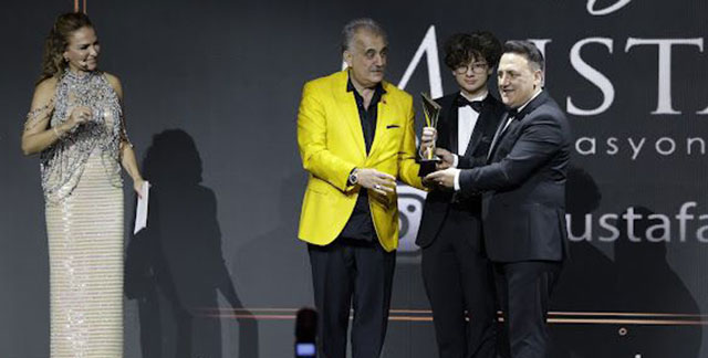 Mustafa Bozkurt... 'YILIN ORGANİZASYON VE EVENT MARKASI' ÖDÜLÜNE DEĞER BULUNDU!