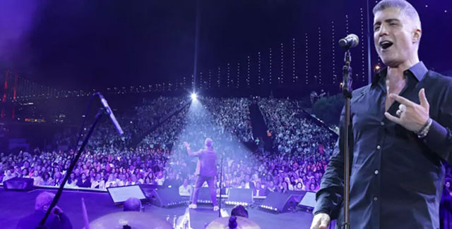 Özcan Deniz... KURUÇEŞME AÇIKHAVA'DA BÜYÜLÜ PERFORMANS!