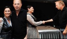 Hülya Avşar... KEVİN COSTNER'İ GÖRÜNCE ELİ AYAĞI DOLAŞTI...