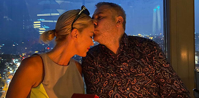 Petek Dinçöz - Nida Büyükbayraktar... 1. EVLİLİK YILDÖNÜMDE ROMANTİK KUTLAMA!