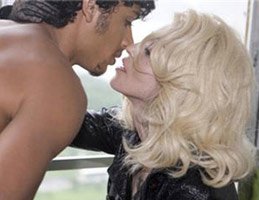 Madonna...22 YAŞINDAKİ SEVGİLİSİ JESUS'TAN ÇOCUK İSTİYOR!...