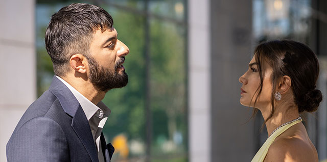 Adım Farah... FARAH TAHİR'İN ÖLDÜĞÜNÜ DÜŞÜNÜR!