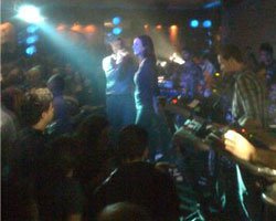 Ayşe Özyılmazel-Murat Dalkılıç... TAZE AŞIKLAR SAHNEDE!