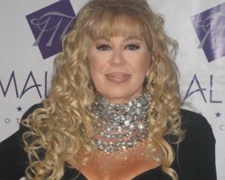 Zerrin Özer... İÇTEN DIŞA YENİLENDİ, AYNALARLA BARIŞTI!