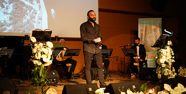 Kerem Alışık... İZMİR'LİLERLE ATTİLA İLHAN GECESİNDE BULUŞTU!