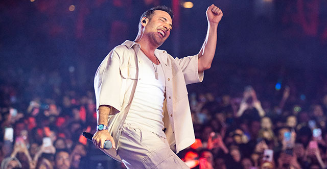 Oğuzhan Koç... 'ŞARKILARIMI HEDİYE EDİYORUM!'