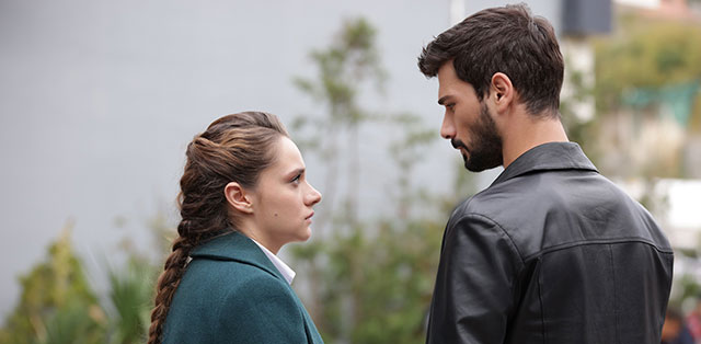 Hudutsuz Sevda.... ZEYNEP VE HALİL İBRAHİM BİRBİRİNDEN VAZ GEÇECEK Mİ?