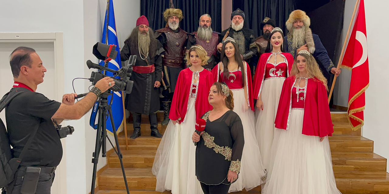 Sabiha Alakuşu… DEFİLESİNDE SANAT, MODA VE YARDIM BULUŞTU!