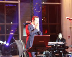 Ferhat Göçer... AVRUPA KONSEYİNİ BÜYÜLEDİ!