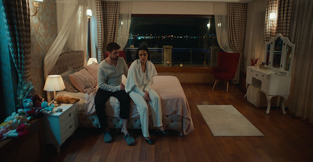 Üç Kız Kardeş... SOMER, TÜRKAN'DAN ÖZÜR DİLİYOR!