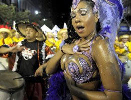 KARNAVAL RİO'DAN ÖNCE MONTEVİDEO'DA BAŞLADI!...